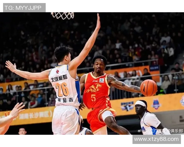 胡金秋：从青涩新星到CBA赛场的璀璨巨星之路